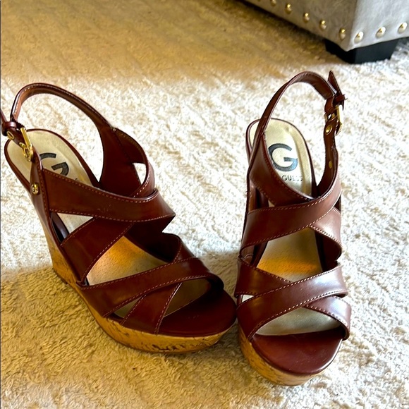 🤩SUPER SALE 🤩Guess Brown Leather Wedge Sandals with Strappy Design - Picture 6 of 12